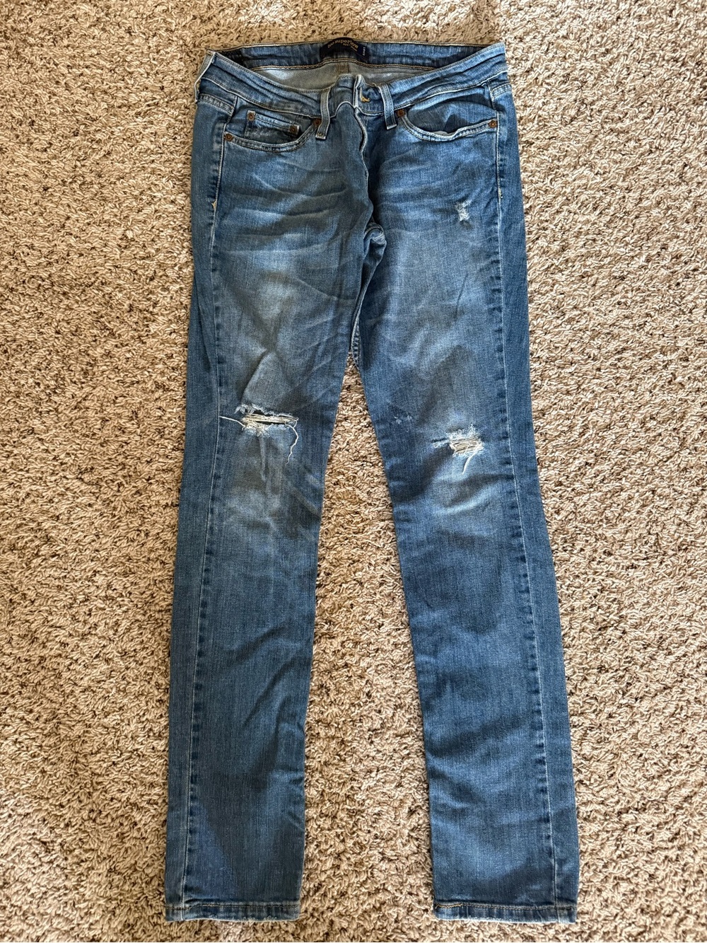 Women’s Levi’s sz 9 medium too super low 524 jeans